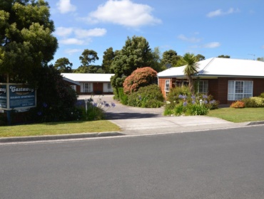 Castaway Holiday Apartments