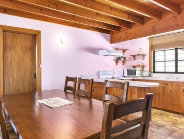 Meredith House and Apartments